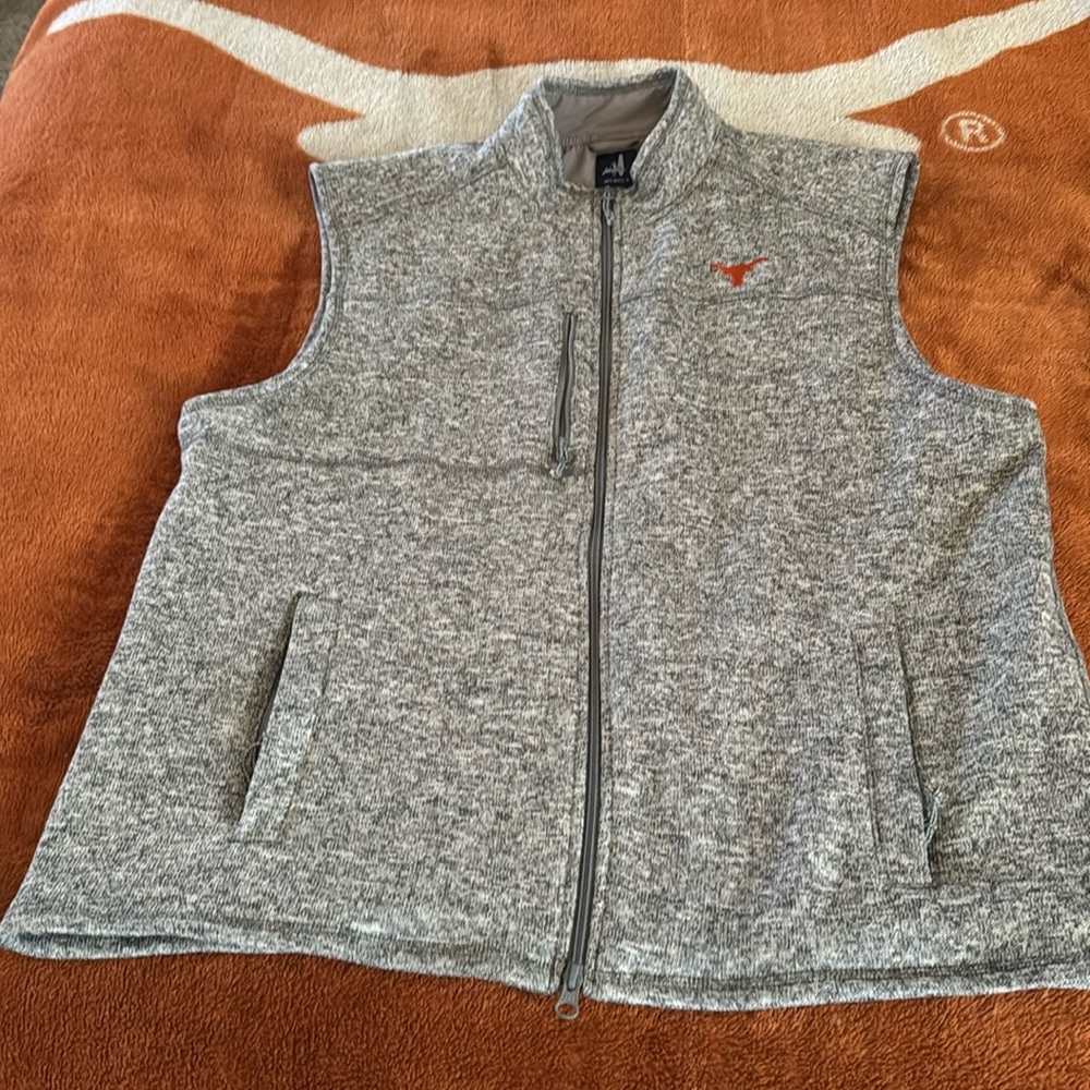 Men’s Johnnie O full zip fleece vest size XL.